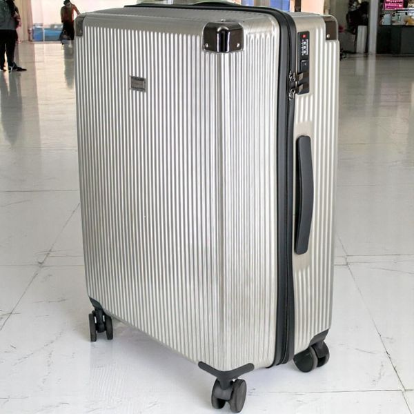 008180A0001QO-mala-de-viagem-24-polegadas-cinza-metalico-bt04800-dcasa -1-.jpg